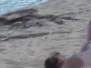 شاق اللعنة في ال شاطئ مع مفلس في سن المراهقة