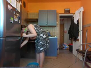 Čiščenje kuhinja: brezplačno hd odrasli video posnetek 9b