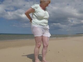 אישה הליכה ב חוף, חופשי הגדרה גבוהה x מדורג אטב אטב 4c | xhamster