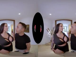 Realitylovers - german mom aku wis dhemen jancok with huge boobs in vr