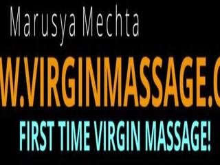 Giovane donna a ragazza vergine massaggio con hardcore orgasmo