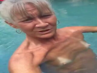 Збоченець бабуся leilani в в басейн, безкоштовно секс кіно 69 | xhamster